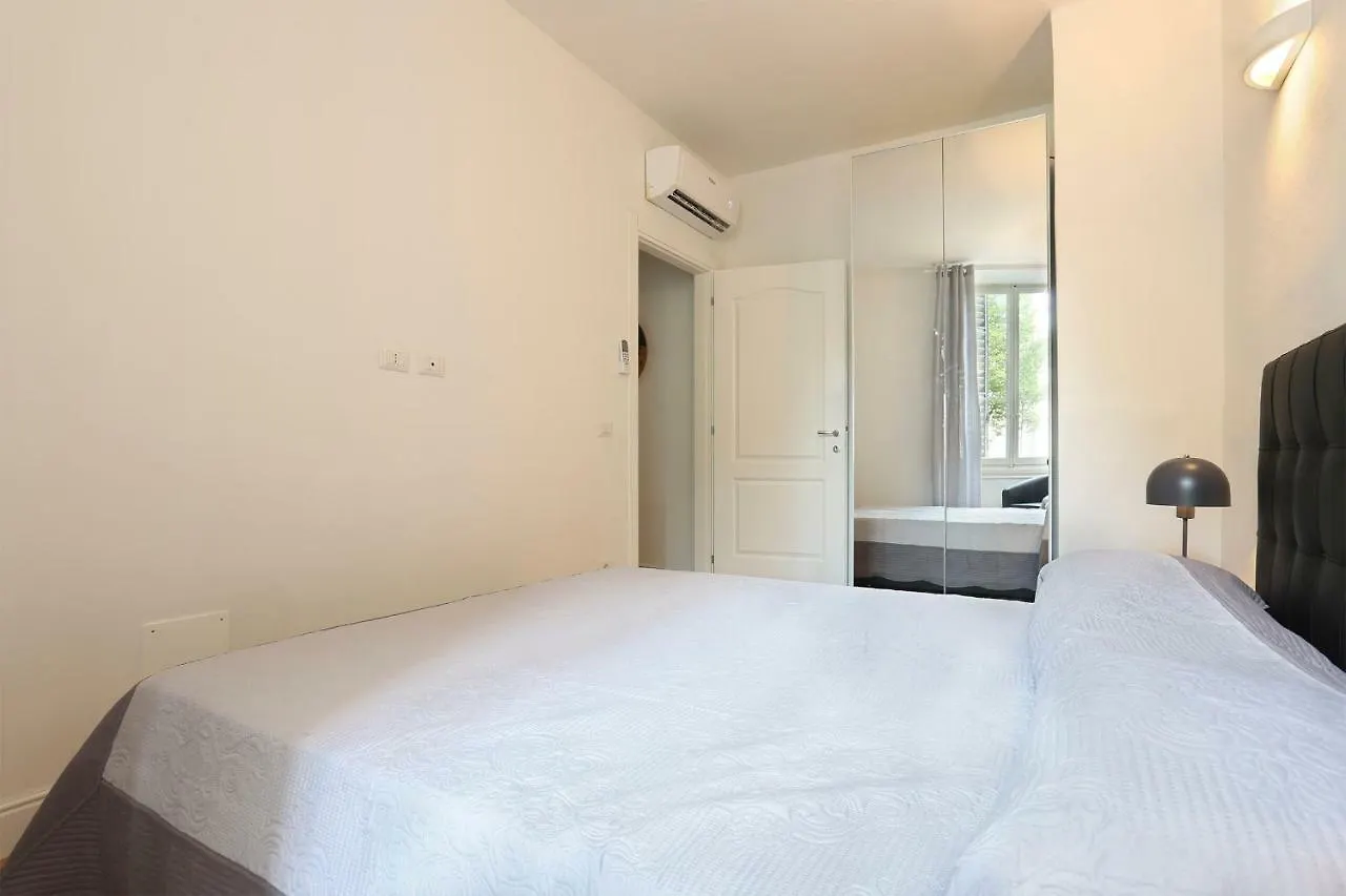 La Marmora 3 bedroom apartment near Galleria dell'Accademia Firenze